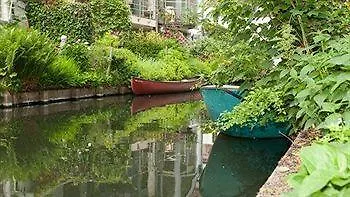 Canal Deluxe